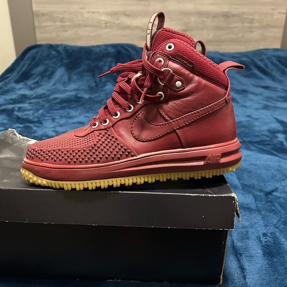 Nike Lunar Force 1 Duckboot
Size 9.5 - Picture 2 of 8